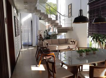 Casa · 236m² · 3 Quartos · 3 Vagas · Sobrado Em Praia Do Quilombo, Penha/sc de 236 m² 3 Quartos À Venda por R$1.600.000