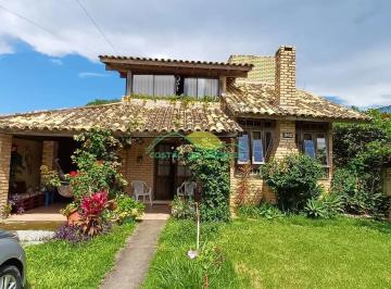 Casa · 218m² · 2 Quartos · 2 Vagas · Casa Em Morro Das Pedras, Florianópolis/sc de 218 m² 2 Quartos À Venda por R$1.600.000