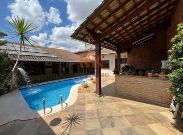 Casa · 302m² · 4 Quartos · 4 Vagas · Casa Linear a Venda No Serrano.
