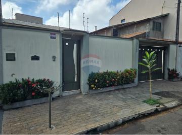 Casa · 160m² · 3 Quartos · 4 Vagas · "Residência Aconchegante No Coração de Cosmópolis"