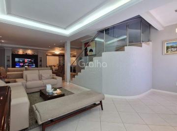 01 · Casa de 303 m² Com 3 Suítes No Saco Grande