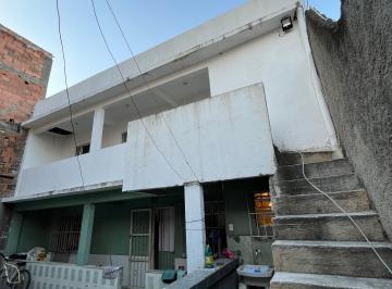 Casa de 2 quartos, São Gonçalo · Duas Casas a Preço de Uma!