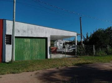 43a67f6198360ea5487f9eade5f40134.jpg · Casa Bem Localizada Na Varzinha Rs