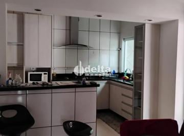 Casa · 135m² · 2 Quartos · 6 Vagas · Casa Residencial Disponível Para Venda No Bairro Granada Em Uberlândia - Mg