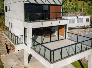Casa · 240m² · 3 Quartos · 3 Vagas · Casa À Venda, 3 Quartos, 1 Suíte, 3 Vagas, Lot Madiero - Garibaldi/rs