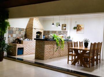 Casa · 208m² · 3 Quartos · 4 Vagas · Casa Com Área Gourmet À Venda No Jardim Ipiranga Americana S/p