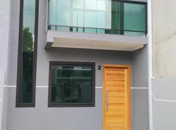 Casa · 82m² · 3 Quartos · 1 Vaga · Sobrado Vitória Régia, Fazendinha, Cic, Caiuá