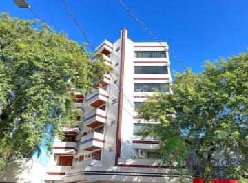 Apartamento · 250m² · 4 Quartos · 1 Vaga · Cobertura Para Venda Em Santa Cruz Do Sul, Centro, 4 Dormitórios, 1 Suíte, 3 Banheiros, 1 Vaga