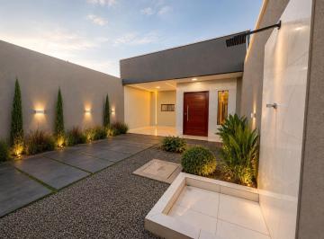 Casa · 90m² · 3 Quartos · 2 Vagas · Casa Para Venda Em Juazeiro Do Norte, Betolandia, 3 Dormitórios, 2 Suítes, 3 Banheiros, 2 Vagas