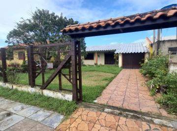 Casa · 2 Quartos · 1 Vaga · Casa Para Venda Em Cidreira, Centro, 2 Dormitórios, 1 Suíte, 1 Banheiro, 1 Vaga