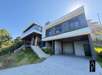 Casa · 173m² · 3 Quartos · 2 Vagas · Casa Em Garopaba Em Meio a Natureza