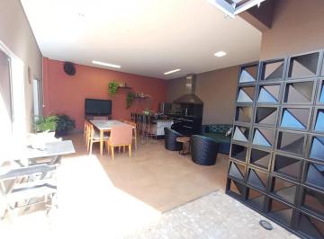 Casa · 250m² · 3 Quartos · 2 Vagas · Casa de 102 m² Com 03 Quartos Sendo 01 Suíte À Venda - Parque Dos Lagos