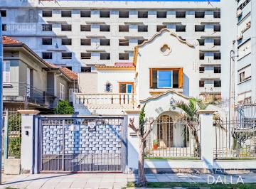Casa · 280m² · 4 Quartos · 5 Vagas · Casa Com Piscina E 5 Vagas Em Frente Ao Zaffari Na Luiz Afonso