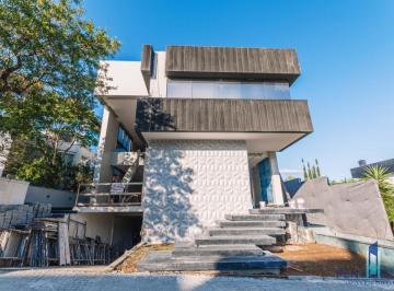 Casa · 525m² · 4 Quartos · 4 Vagas · Casa Em Praia Do Estaleiro, Balneário Camboriú/sc de 525 m² 4 Quartos À Venda por R$