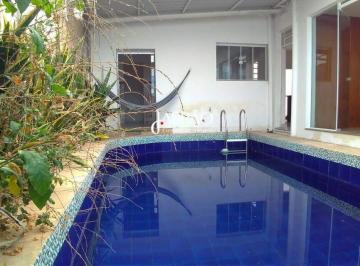 Casa · 330m² · 3 Quartos · 1 Vaga · More Bem! Casa Ampla Com Piscina, Jardim E Ambientes Integrados No Coração Do Boa Morte