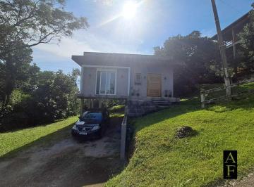 Casa · 85m² · 2 Quartos · 2 Vagas · Casa Junto Ao Centro Em Garopaba