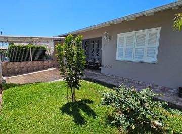 Casa · 147m² · 3 Quartos · 2 Vagas · Casa Com Piscina No Bairro Universitário