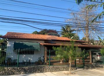 Casa · 450m² · 6 Quartos · 5 Vagas · Linda Casa Com 2 Pavimentos Em Pendotiba!