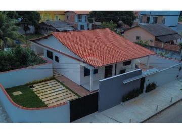 Casa · 165m² · 3 Quartos · Casa Em Terreno Grande. Novinha E Perfeita!
