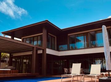 Casa · 700m² · 6 Quartos · 2 Vagas · Casa de Luxo Em Praia Do Forte - Venda Ou Locação de Temporada