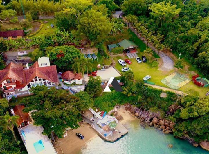 Casa Com 5 Dormitórios À Venda, 800 m² por R$ - Caeira - Governador Celso Ramos/sc