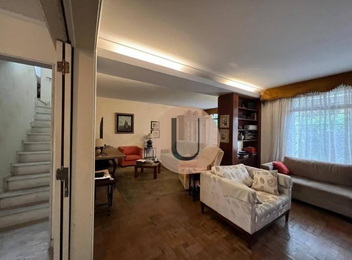 Localização Privilegiada Em Uma Zona Exclusivamente Residencial (Zer - 1) Terreno Plano de 336 m², Com