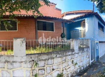 NULL · Casa Com 4 Quartos Sendo 1 Suíte, Disponível Para Venda No Bairro Centro Em Uberlândia - Mg
