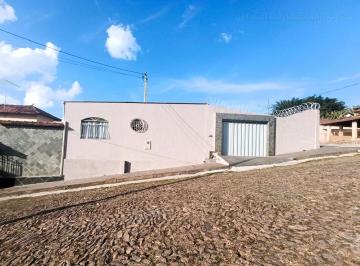 Casa de 2 quartos, Mateus Leme · Oportunidade: Casa No Centro de Mateus Leme!