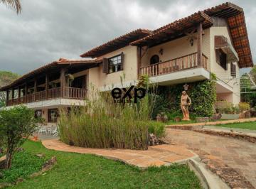 Casa · 871m² · 5 Quartos · 6 Vagas · Belíssima Casa de 5 Quartos, 6 Vagas de Garagem, Sendo 2456 m² de Terreno E 871 m² de Construção