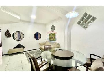 Casa · 790m² · 13 Quartos · 1 Vaga · Casa Espaçosa Com 790 m Quadrados À Venda Em Salvador