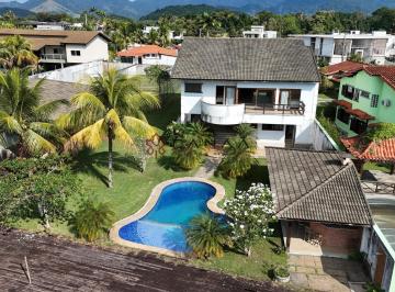 Casa · 6 Quartos · 3 Vagas · Linda Casa de Canal Com Campo de Futebol E Piscina Em Angra Dos Reis/rj