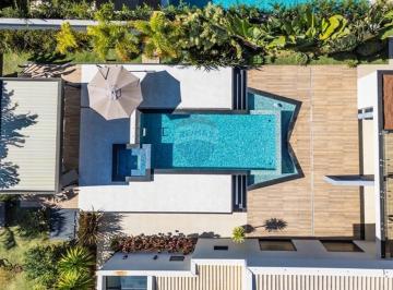 Casa · 445m² · 4 Quartos · 4 Vagas · A Casa Vogue - Porteira Fechada