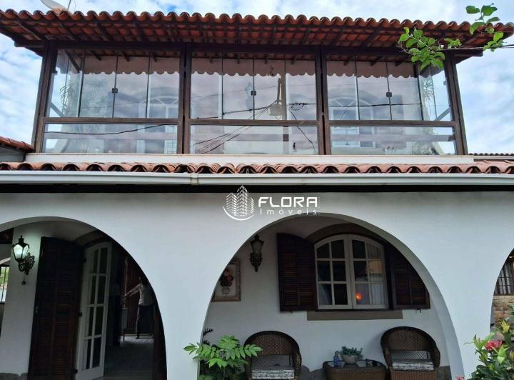 Casa Com 4 Quartos, Sendo 2 Suítes, Em Condomínio Fechado, Centro, À Venda por R$980.000 - Maric