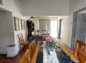 NULL · Casa Com 8 Quartos Sendo 5 Suíte, Disponível Para Venda No Bairro Centro Em Uberlândia - Mg