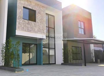Casa · 97m² · 3 Quartos · 2 Vagas · Casa Alto Padrão Em Até 60x