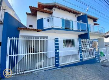 51d8d87ad1d2b2754fabcee3f01851fb.jpg · Casa Com 3 Dormitórios À Venda, 184 m² por R$1.350.000 - Nações - Balneário Camboriú/sc