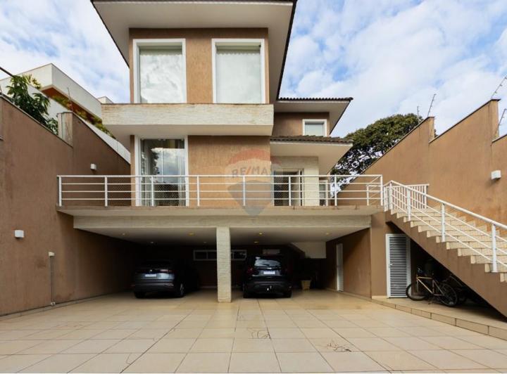 Casa de 3 Suítes Com 356 m² No Alto Da Lapa