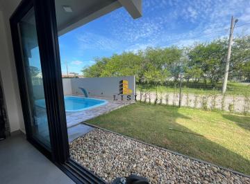 Casa · 230m² · 4 Quartos · 2 Vagas · Casa À Venda Na Praia Do Mariscal Em Bombinhas Sc