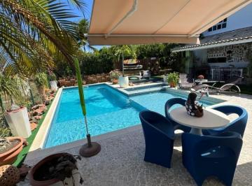 Casa · 300m² · 4 Quartos · Casa Em Condomínio Para Venda Em Salvador, Itapuã, 4 Dormitórios, 4 Suítes, 5 Banheiros