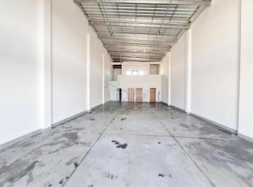 Comercial · 205m² · 2 Vagas · Galpão de 200 m² Com 02 Lavabos Para Locação - Jardim Regatas