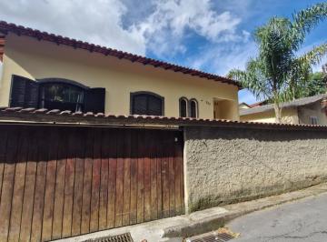 Casa · 216m² · 3 Quartos · 3 Vagas · Casa Em Mosela, Petrópolis/rj de 216 m² 3 Quartos À Venda por R$655.000