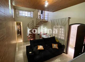 Casa · 300m² · 4 Quartos · 2 Vagas · Casa Em Padroeira, Osasco/sp de 300 m² 4 Quartos À Venda por R$450.000