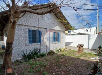 Casa · 60m² · 2 Quartos · 3 Vagas · "Encantadora Casa 2q No Centro de Rio Das Ostras"