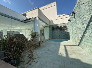 Apartamento · 120m² · 2 Quartos · 2 Vagas · Cobertura Em Camboinhas, Niterói/rj de 120 m² 2 Quartos À Venda por R$2.490.000