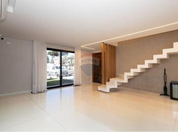 Casa · 180m² · 4 Quartos · 4 Vagas · Casa Reformada À Venda, Com 4 Quartos E Ótimo Aproveitamento Dos Espaços.