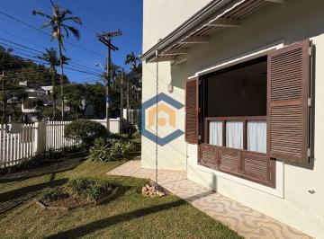 Casa · 214m² · 3 Quartos · 2 Vagas · Linda Casa a Venda Com 3 Quartos No Bairro Glória Em Joinville/sc