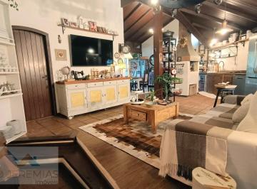 Comercial · 490m² · 15 Quartos · 1 Vaga · Imoveis - Em Canasvieiras