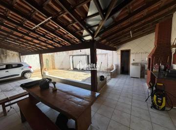 Casa · 275m² · 3 Quartos · 4 Vagas · Casa Com 3 Quartos Sendo 1 Suíte Disponível Para Venda No Bairro Jardim Das Palmeiras Em Uberlândia