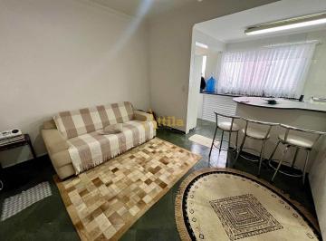 Casa · 70m² · 2 Quartos · 1 Vaga · Seu Refúgio Encantador Na Enseada! 2 Quartos, 1 Vaga