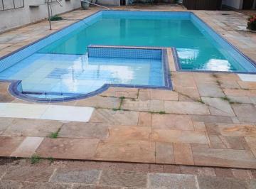 Casa · 520m² · 2 Quartos · 2 Vagas · Casa Mista de 215 m² Com Piscina Para Locação - Ribeirânia